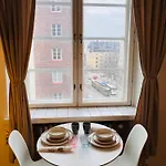 فندق مبيت وإفطار Your Chic Vibrant Airbnb هلسنكي