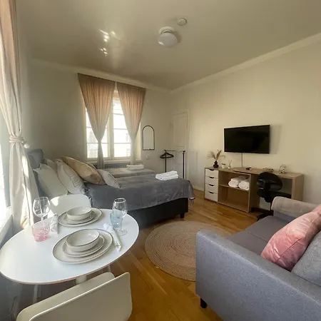 Nocleg ze śniadaniem Your Chic Vibrant Airbnb 3*