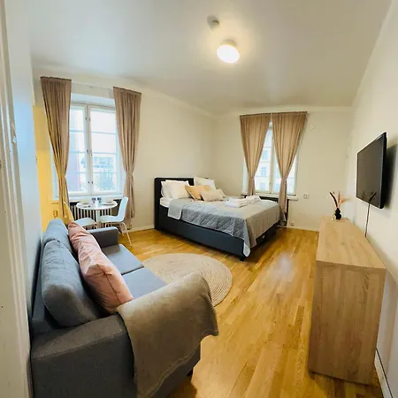 Your Chic Vibrant Airbnb ヘルシンキ