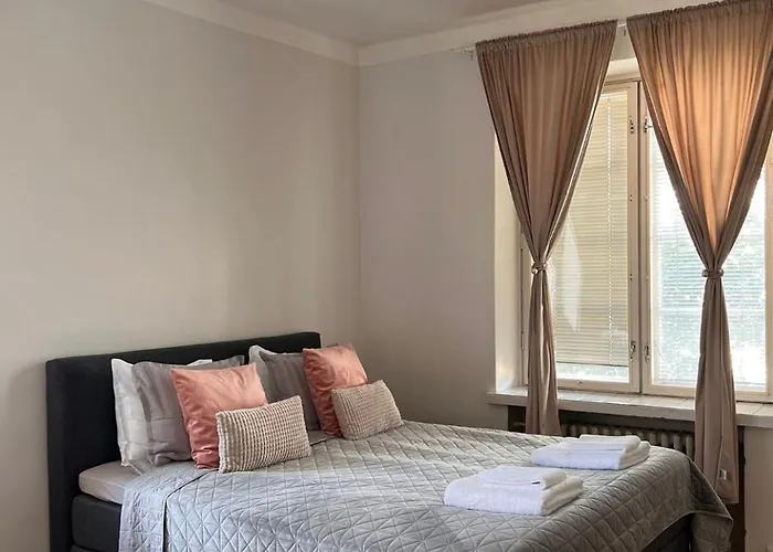 Your Chic Vibrant Airbnb Bed and breakfast 4*