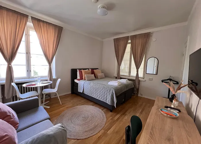 Your Chic Vibrant Airbnb Bed and breakfast