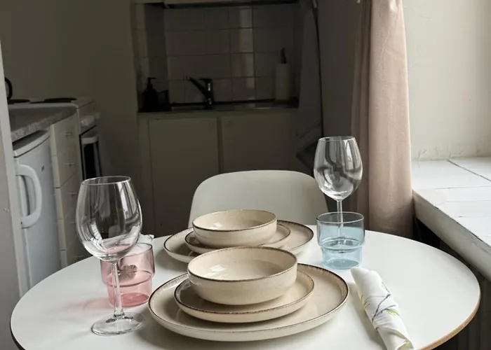 Bed and breakfast Your Chic Vibrant Airbnb 4*