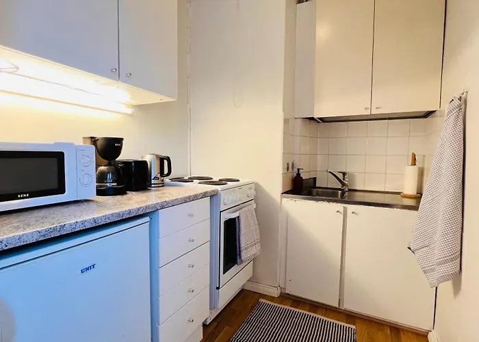 Bed & Breakfast Your Chic Vibrant Airbnb