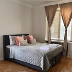 Your Chic Vibrant Airbnb Nocleg ze śniadaniem Helsinki