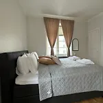 Your Chic Vibrant Airbnb 3*
